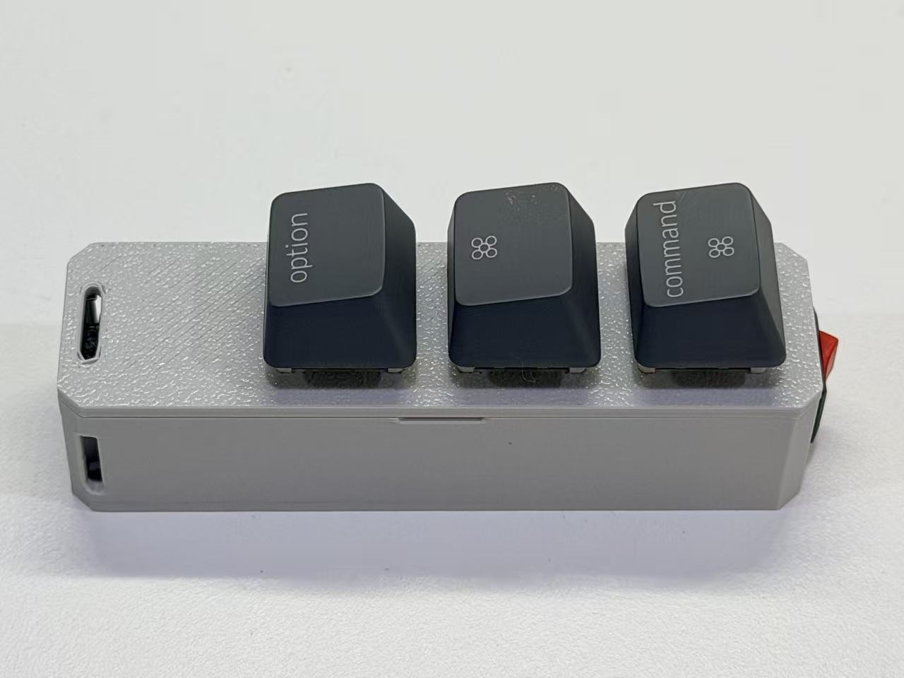 Finished 3-key wireless macro keyboard